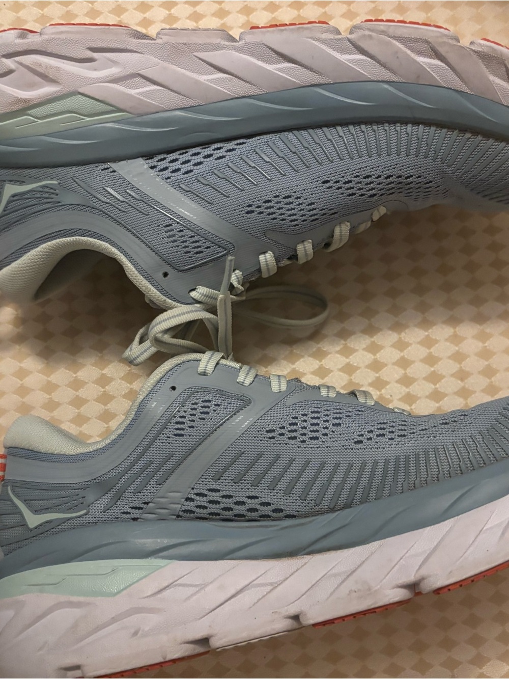 Light blue women’s Roku athletic shoes. Cushioned interior. Coral trim. - Picture 7 of 7